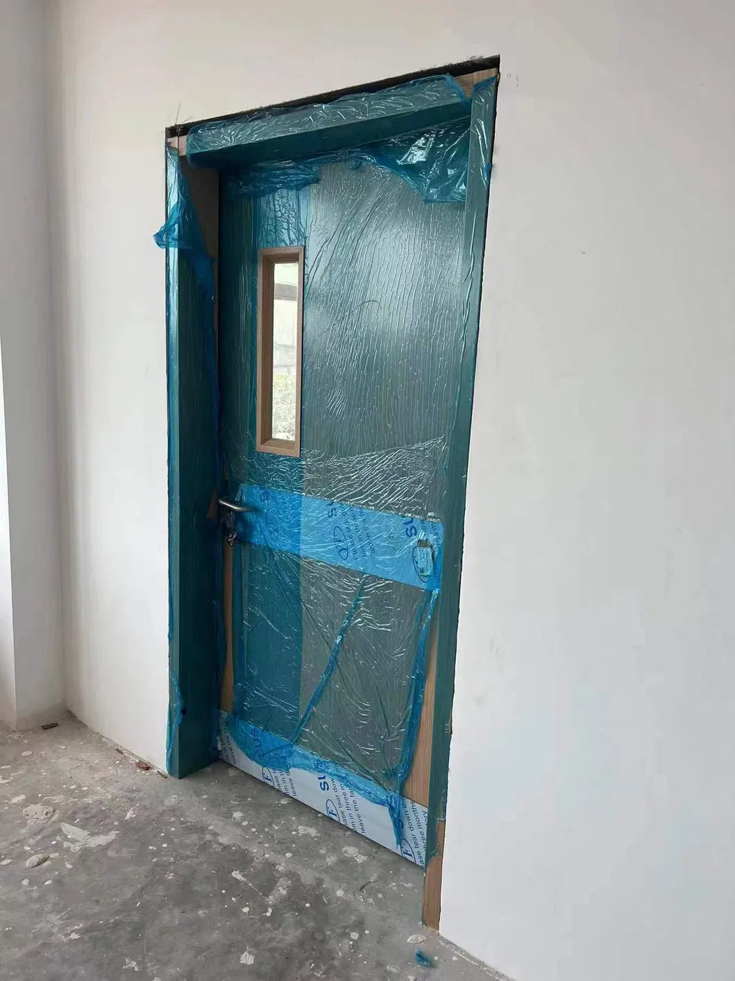 Detailed Door Photo 14