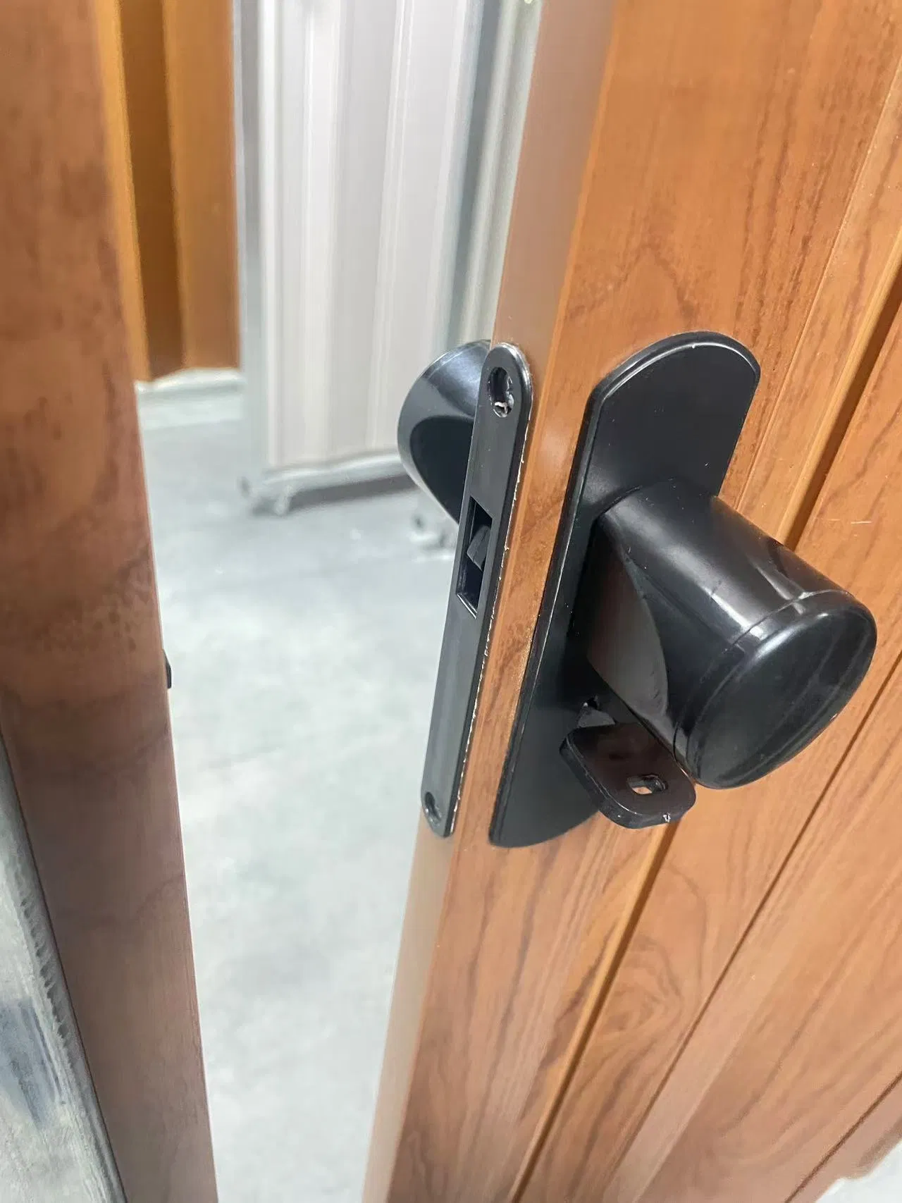 Wholesale Modern Style PVC Folding Door Custom Kitchen Gate Shop Door Cheap Reasonable Price Laminated MDF Glass Interior Use