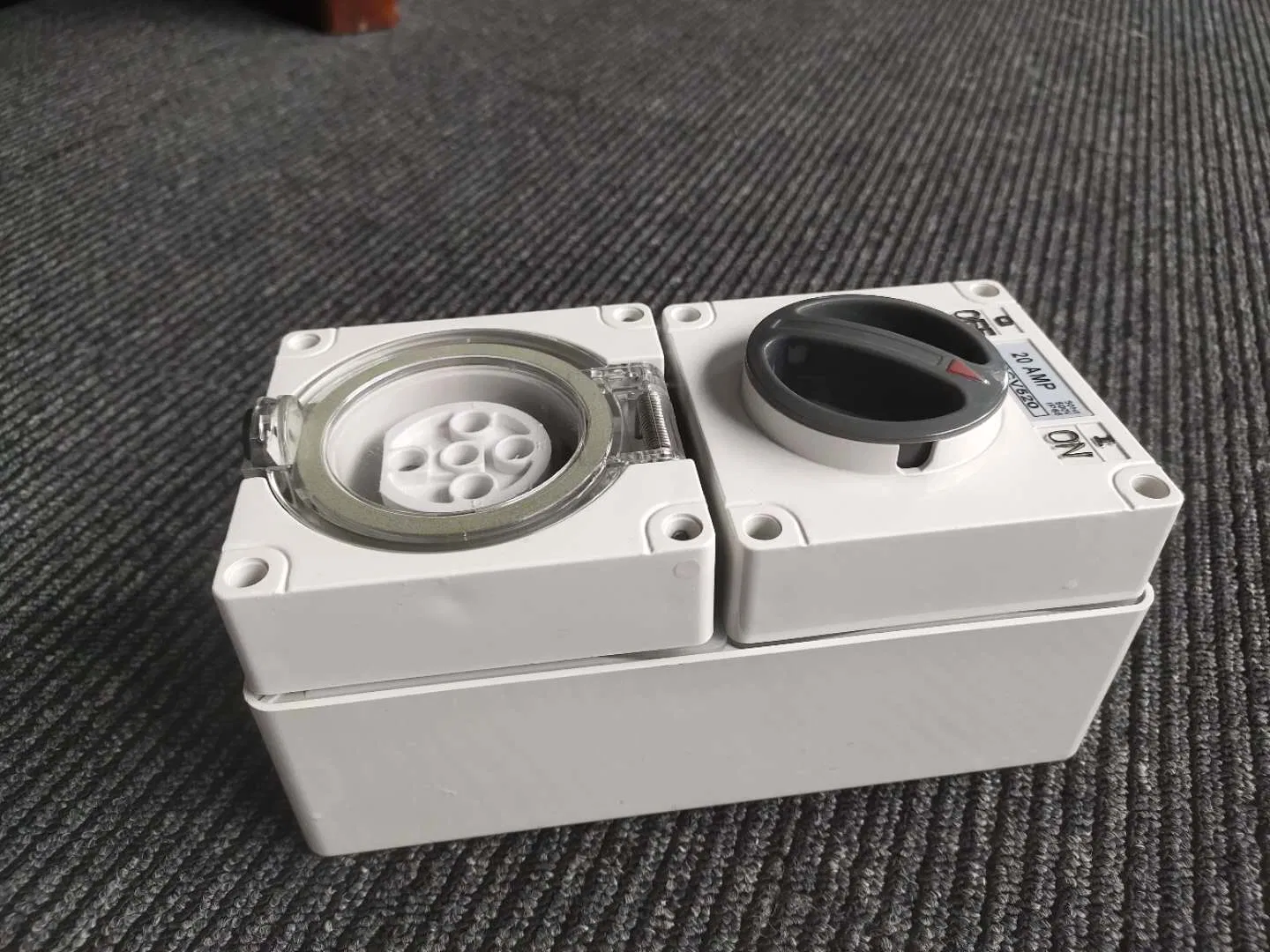 Interruptor Isolador à Prova de Tempo Aprovado pela SAA 3 Interruptor Protegido contra o Tempo de Fase IP65 À Prova d'Água 3 Polos Ukf 440VAC 63A