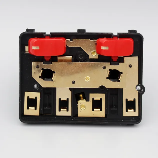 Tomada da África do Sul com porta de carregamento USB padrão SABS