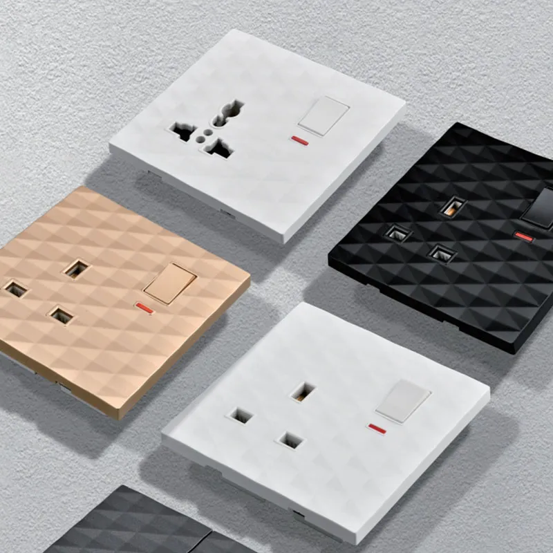 Fornecimento Direto de Fábrica Pode Ser Personalizado com Interruptor de Controle Duplo de Quadro de PC Padrão do Reino Unido com Tomada de Parede para Carregamento USB