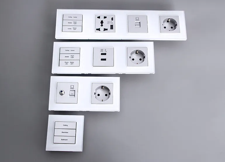 Tomada de Parede Europeia com Interruptor de Botão Pressionável para Carregamento USB+Tipo C em Vidro Temperado Branco 4