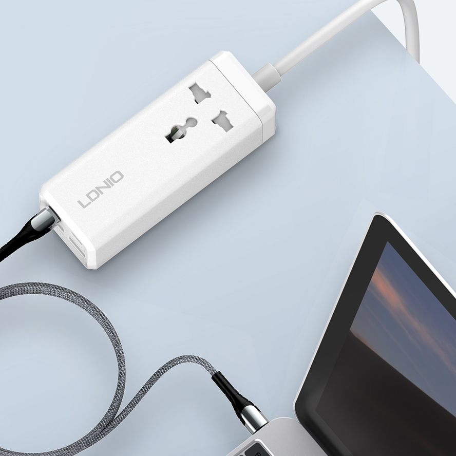 Ldnio Sk1495 Plugue UK 2500W Régua de Energia de Mesa com 2 USB-C &amp; 2 USB-a 65W Alta Potência - Extensão de Múltiplas Tomadas com Proteção contra Sobretensão