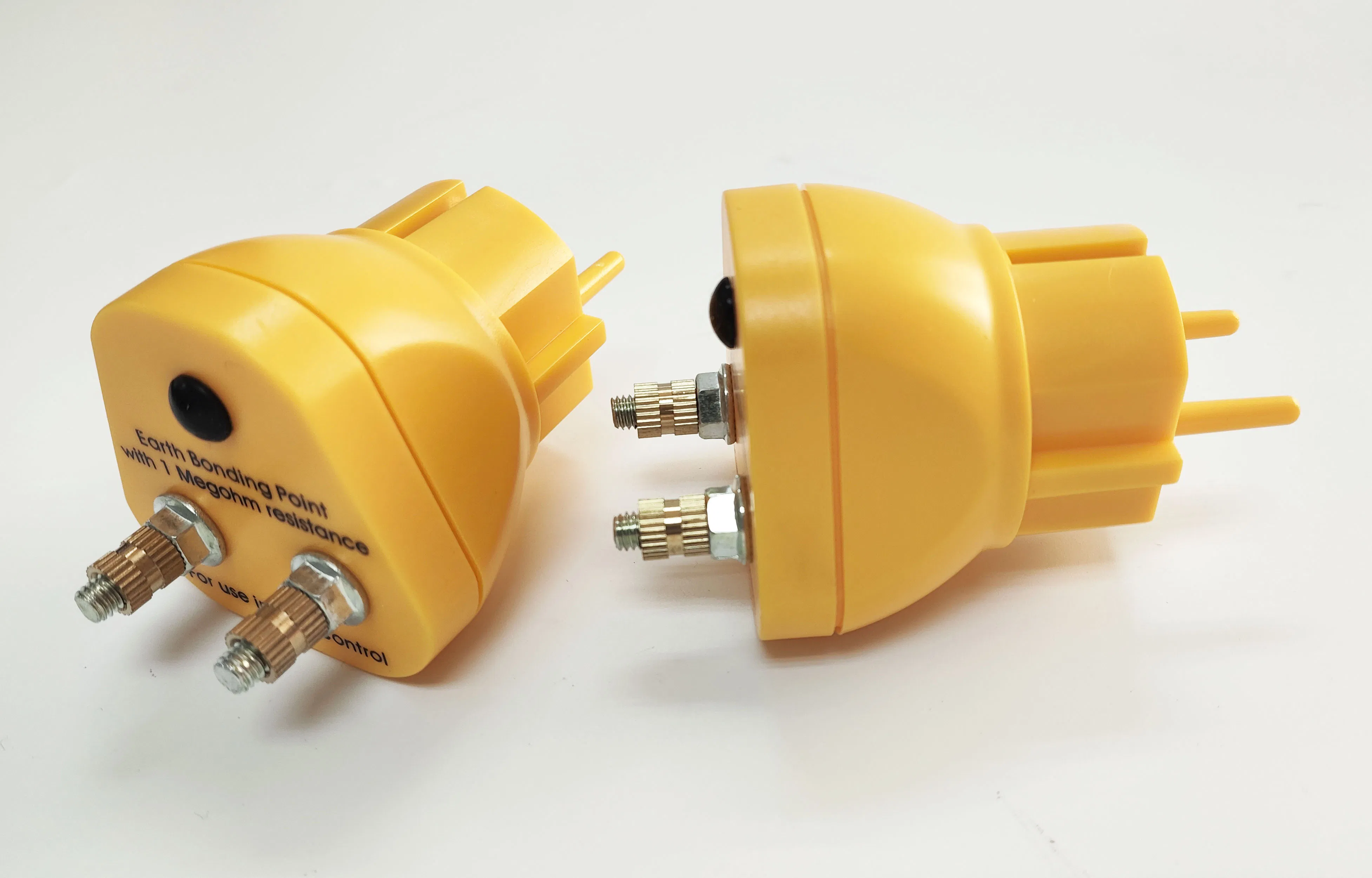 Estação de Aterramento ESD Integrada - Plugue EU com Conectores Snap Triplo 10mm para Conexão Simultânea de Tapete, Pulseira e Equipamento
