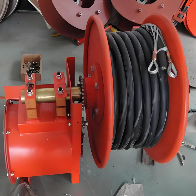 Reel de Cabo Retrátil Premium 50 FT para Uso Versátil