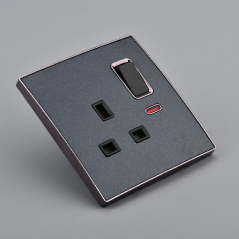 Fornecimento Direto de Fábrica Pode Ser Personalizado com Interruptor de Controle Duplo de Quadro de PC Padrão do Reino Unido com Tomada de Parede para Carregamento USB