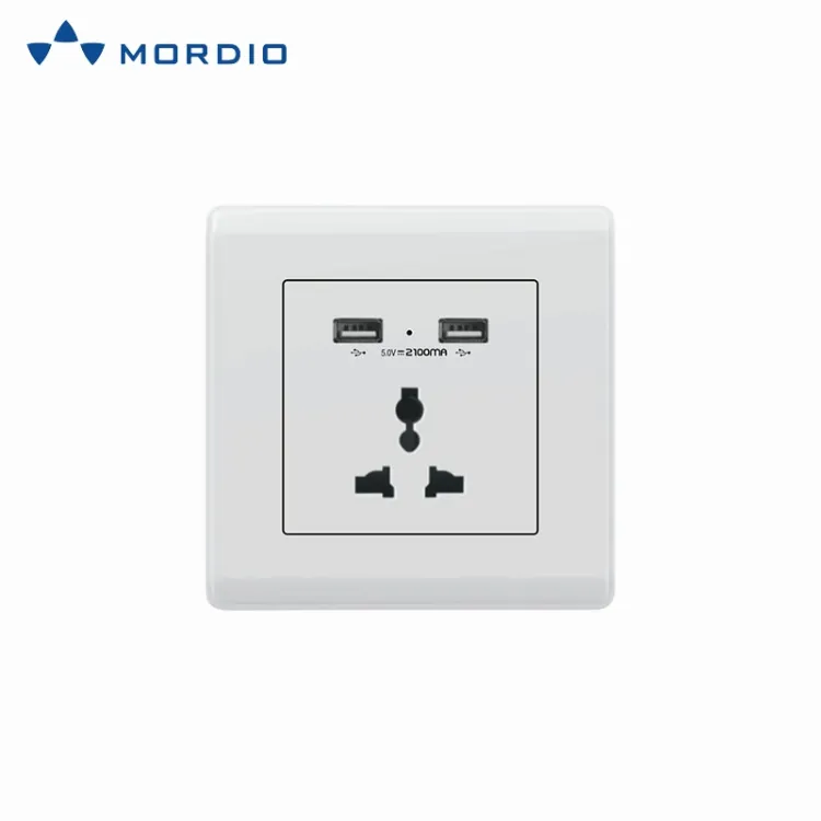 13 um Soquete de Parede Branco com Carregamento Rápido em Formato Quadrado com Duas Portas USB de Carregamento 2.1 um 5V