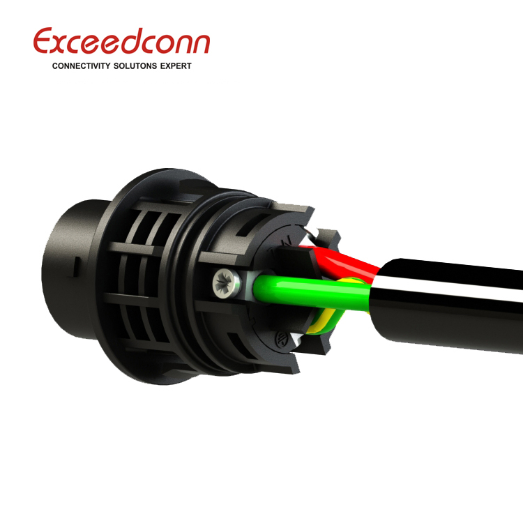 32A 3 Pins Pluggable Male Plug Cable Screw Fixing Solar PV Connectors