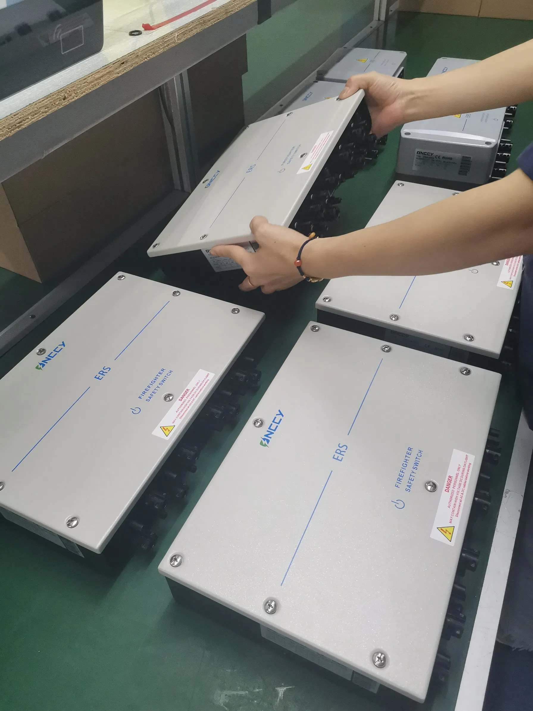 Solar PV 2-String1500V 1000V Rapid Shutdown Device Firefighter Safety Switch