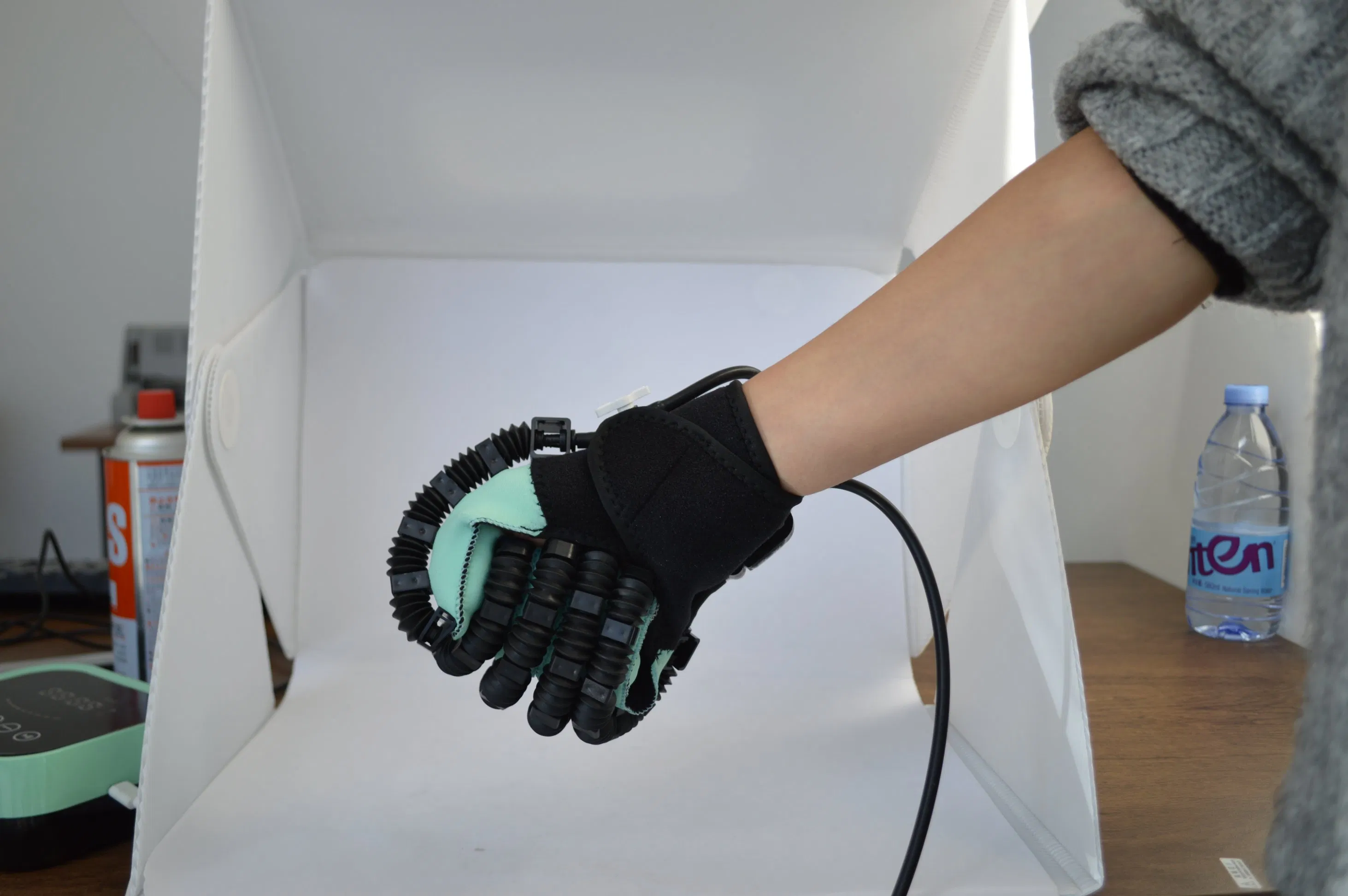 Rehabilitation Robot Glove Stroke Hemiplegia Training Equipment Hand Function Finger Exercise Machine