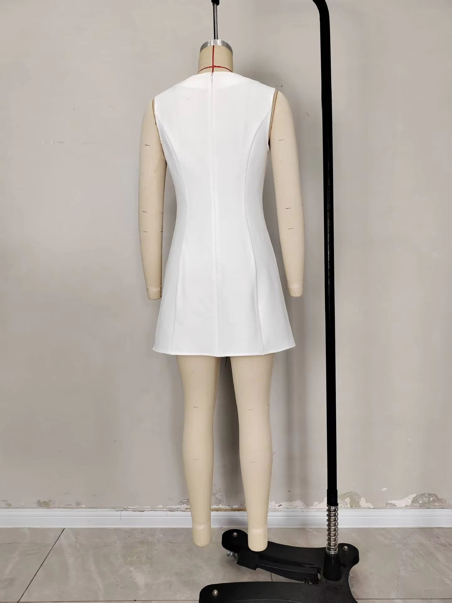 Elegant Fitted Midi A-Line Dress View 2