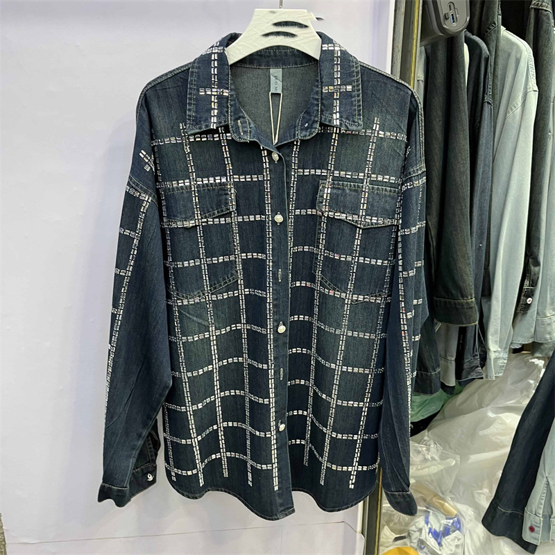 Women's Hot Stamping Denim Shirt With Loose and Medium Length Design Suitable for Women's Clothing