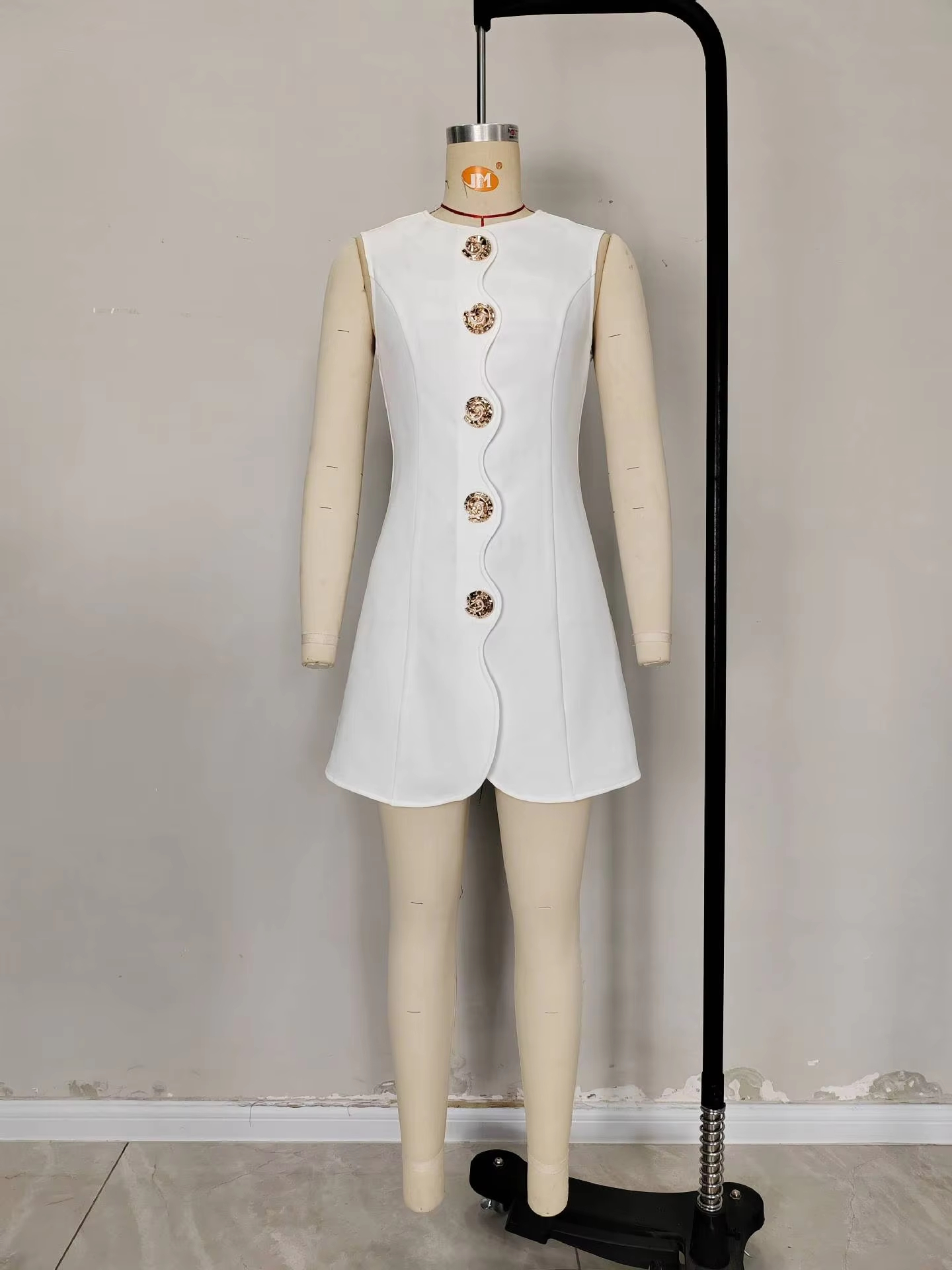 Elegant Fitted Midi A-Line Dress View 3