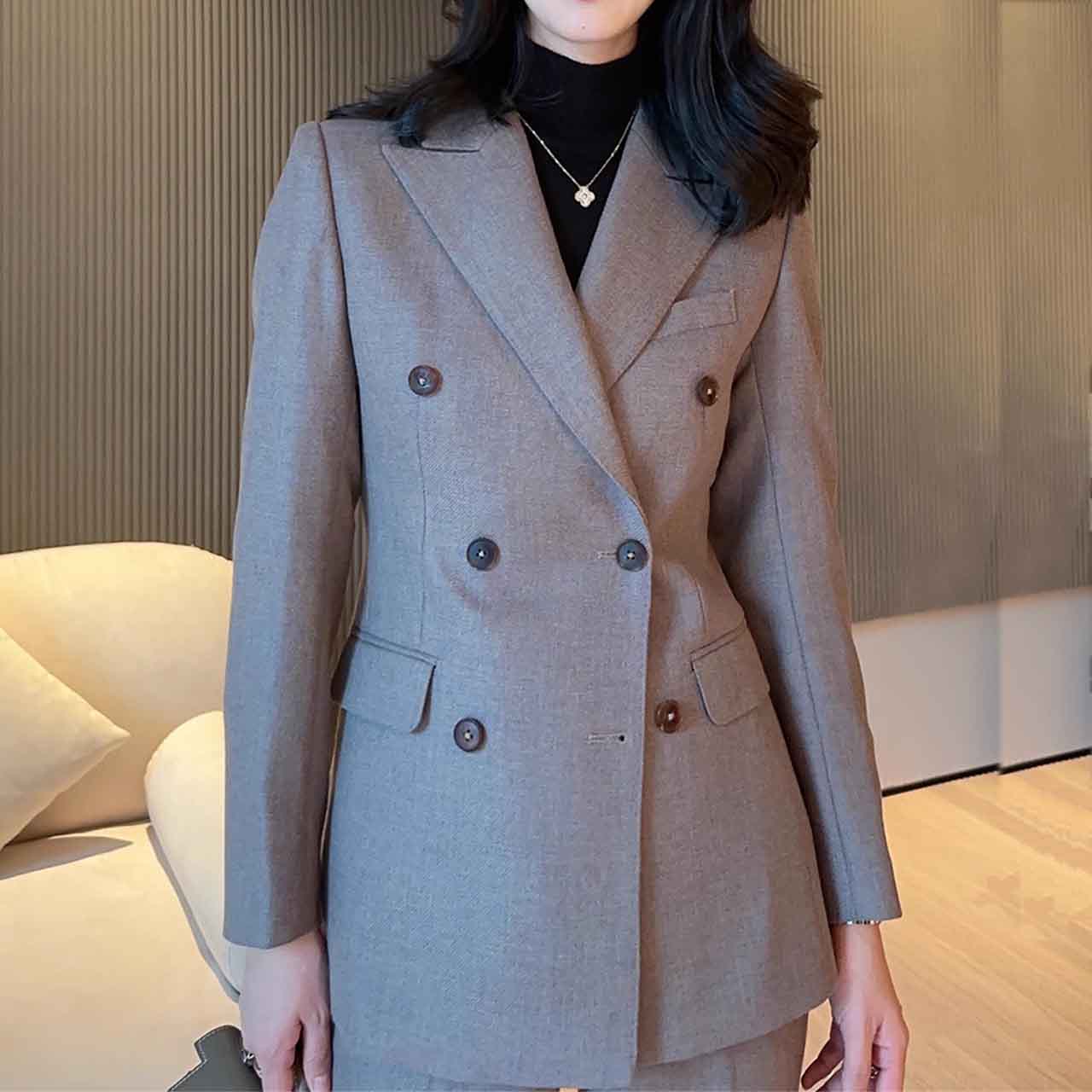 High-quality Custom Elegant and Capable Women's Business Suit