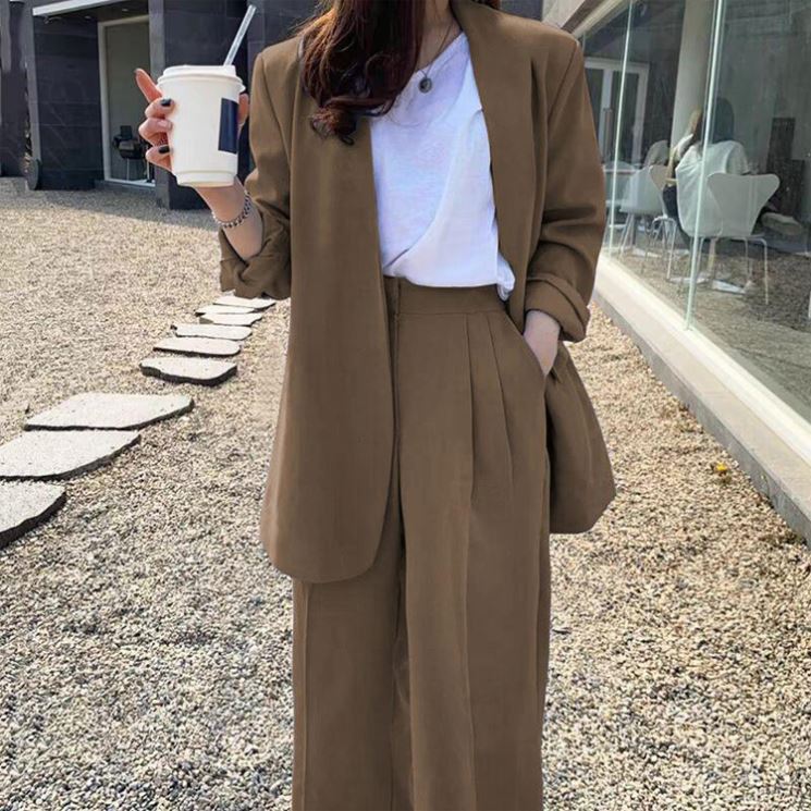 Factory Direct Pricing ODM Oemwomen's Polyester Customizable Relaxed Fit Business Suit
