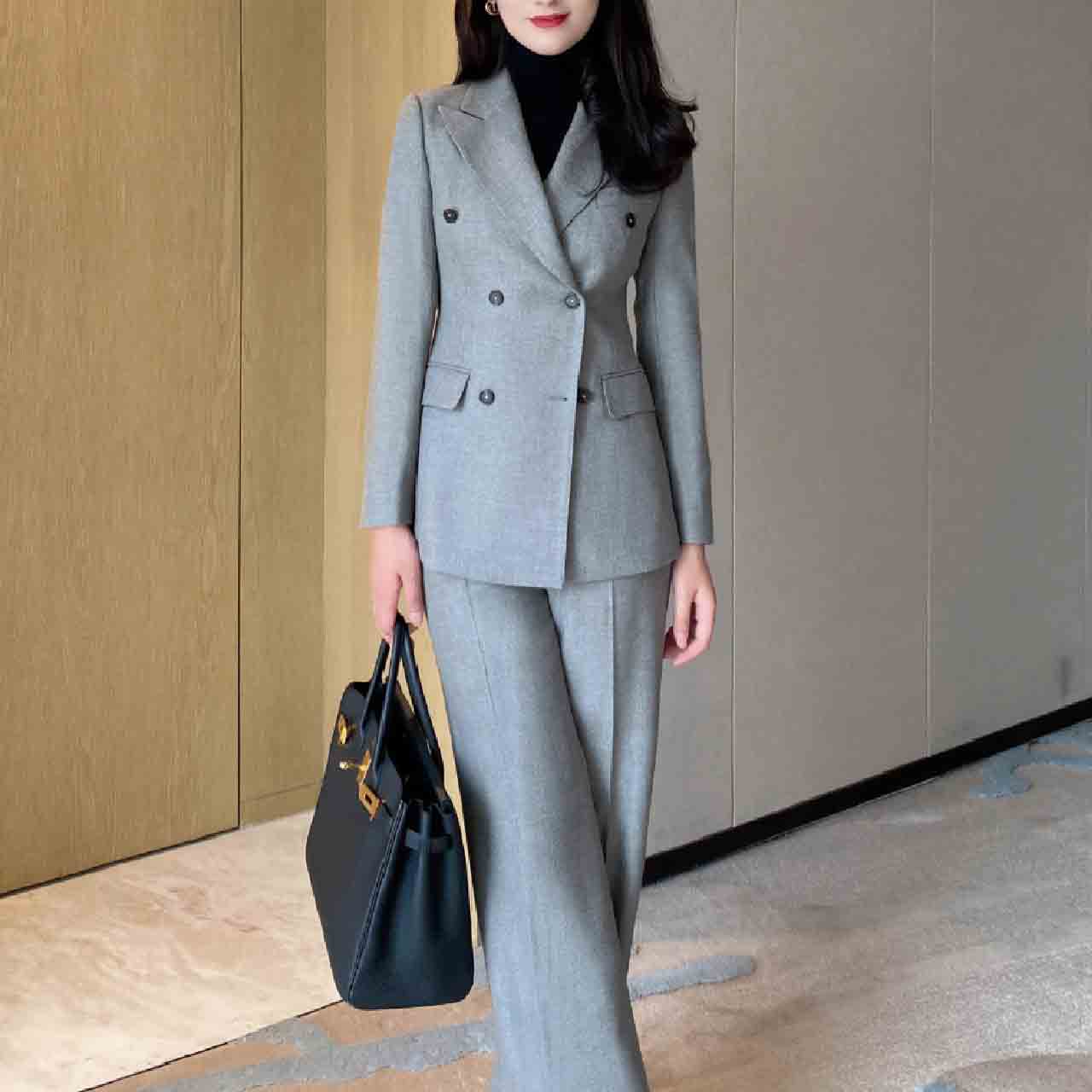 High-quality Custom Elegant and Capable Women's Business Suit