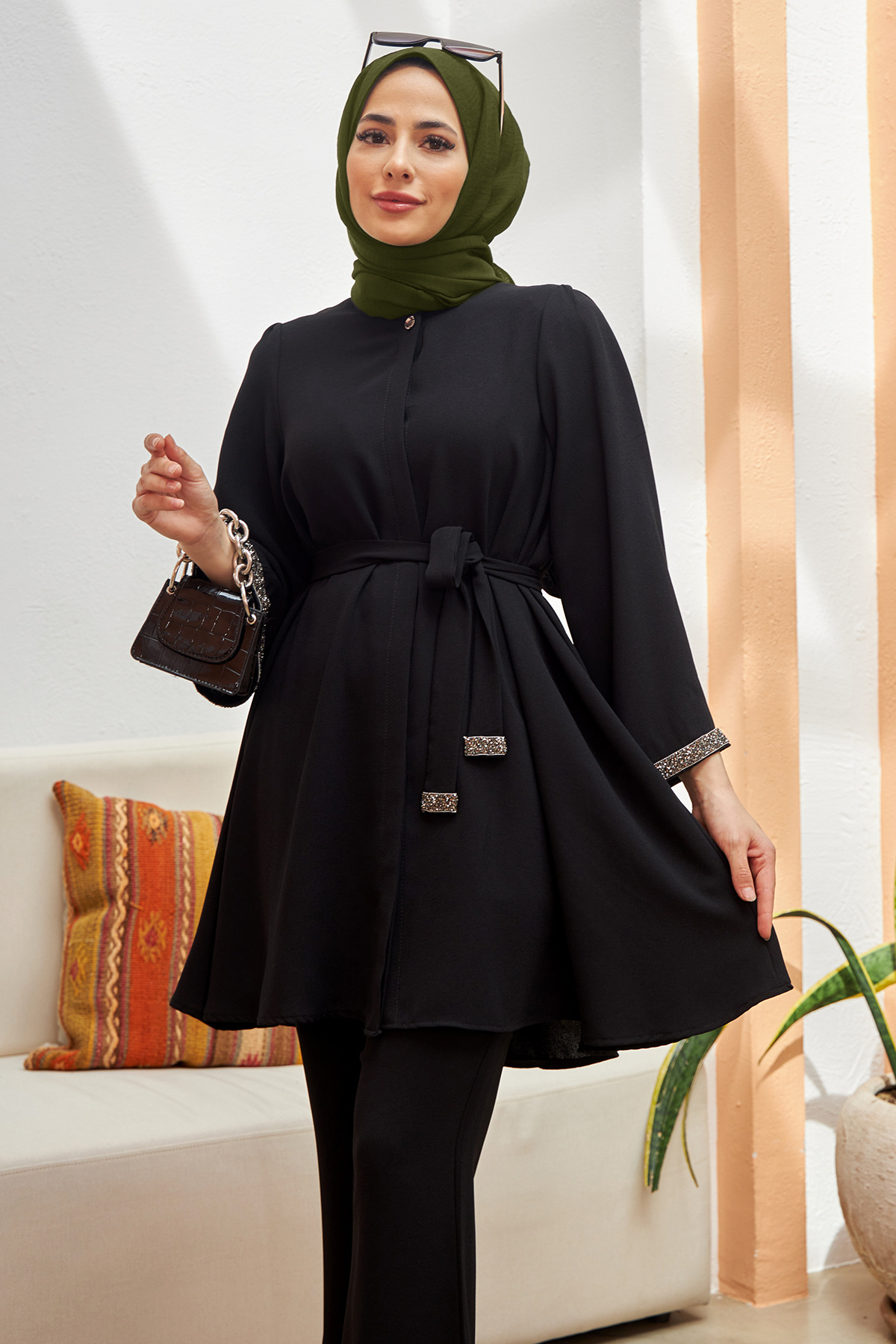 Middle Eastern Muslim Women's Modest Fashion Two Piece Set Rhinestone Embellished Pleated Eid Flared Pants Loose Abayas