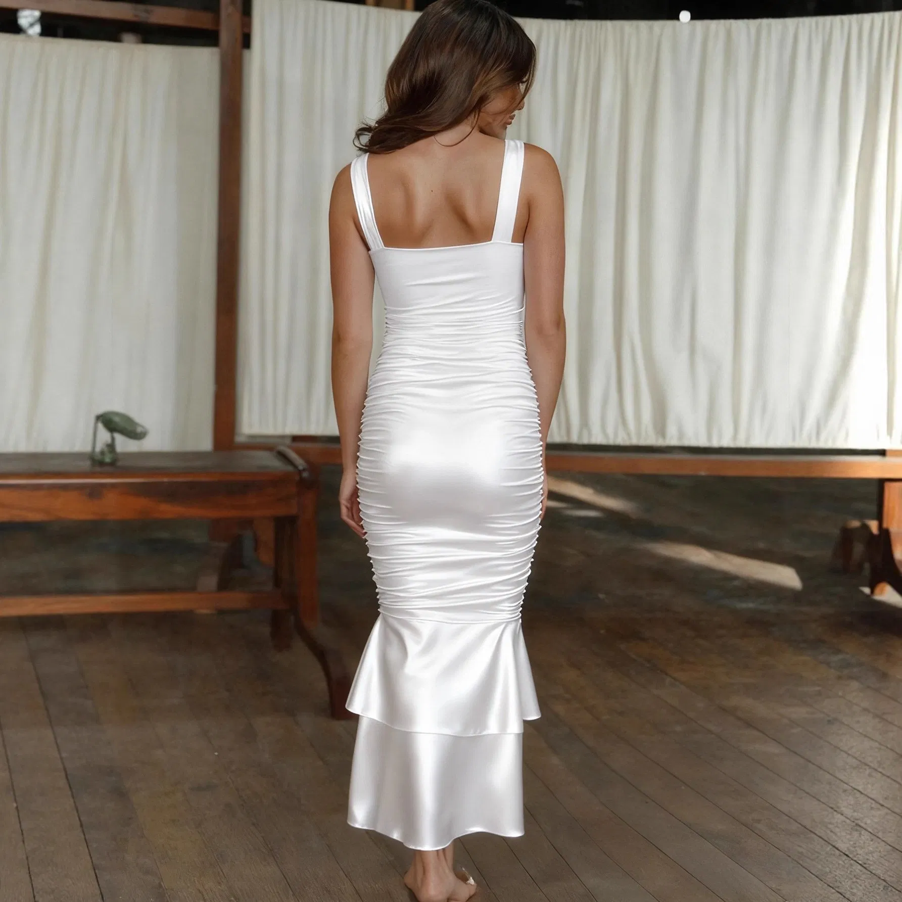 Flattering Pleated Long Dress for Elegant Evening Wear