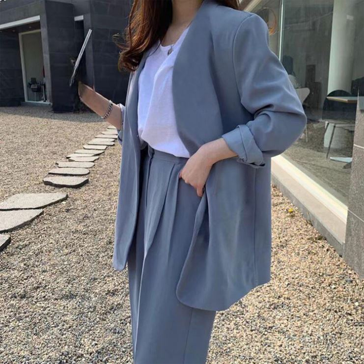 Factory Direct Pricing ODM Oemwomen's Polyester Customizable Relaxed Fit Business Suit