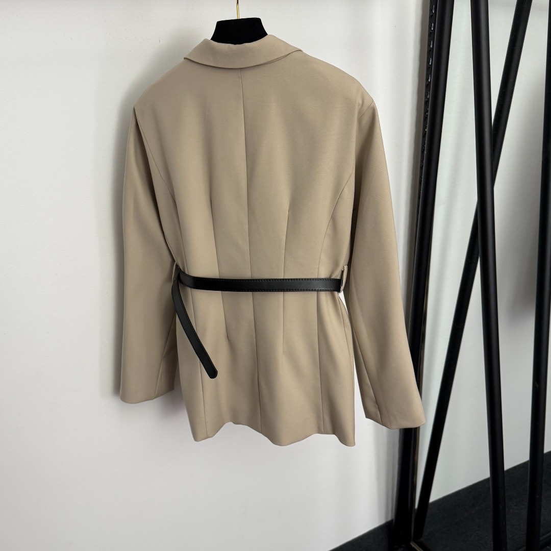 Dio* 's New Double-breasted Cinched-waist Lapel Long-sleeved Business Suit Jacket for Woman with Single Button Closure and Belt