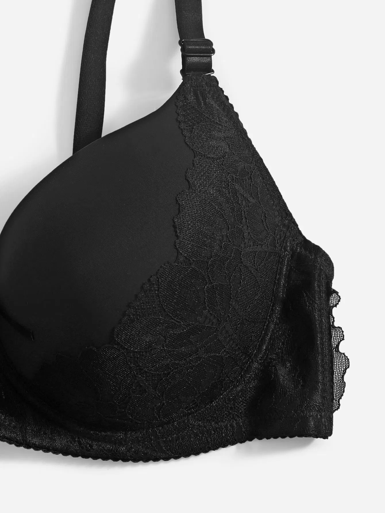 Chic Plus Size Black Bra for Fashion-Forward Women