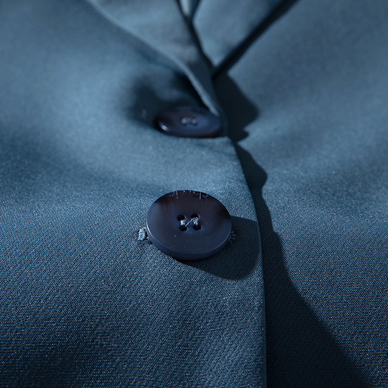 Single Breasted Detail