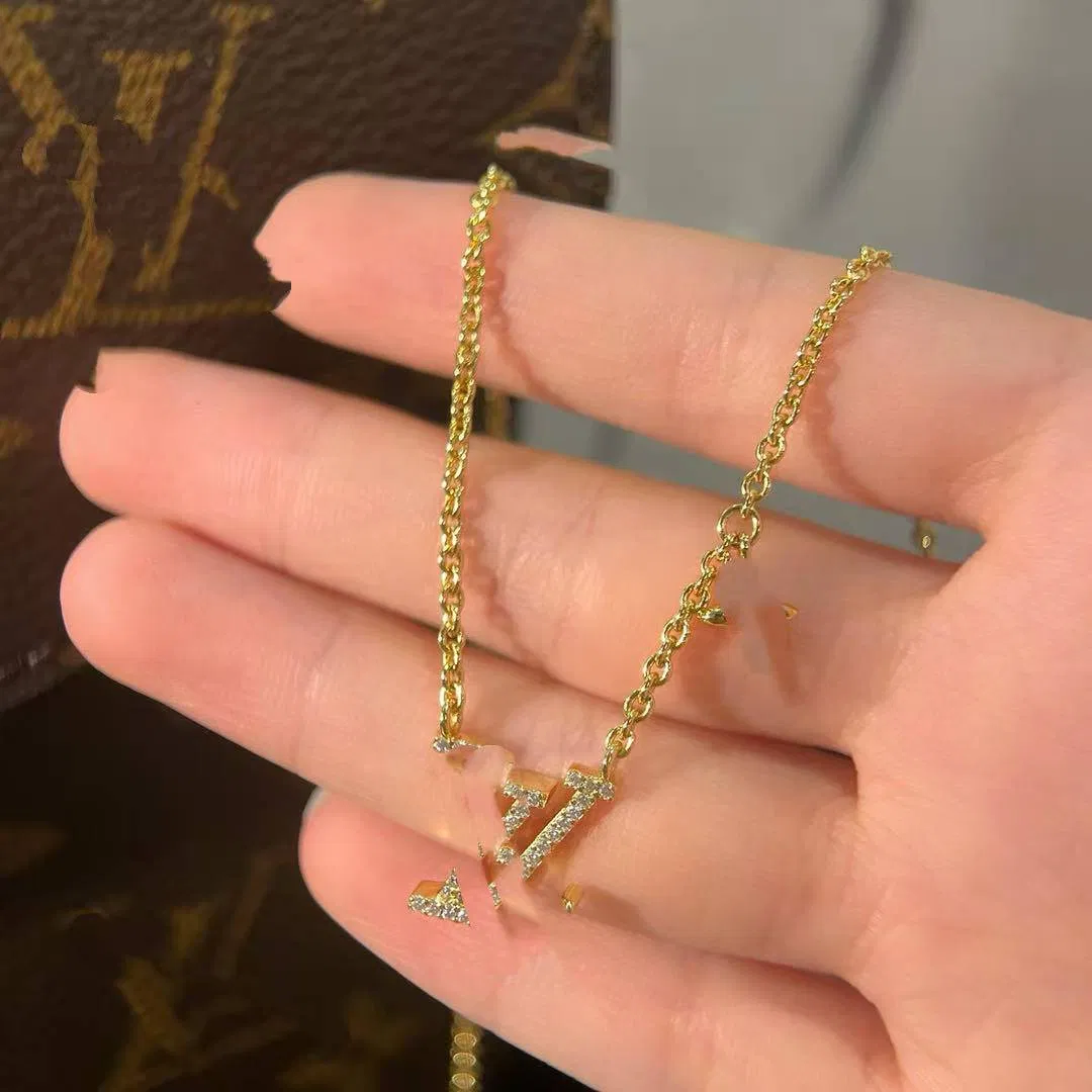 Sleek Luxury Fashion All-Match Elegant Pendant