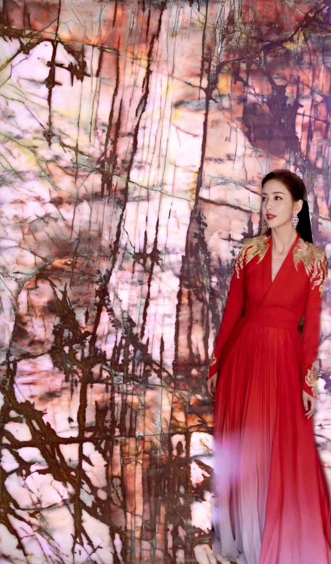 Red Luxury Idol Style Fashion Style Popular for Exterior for Background