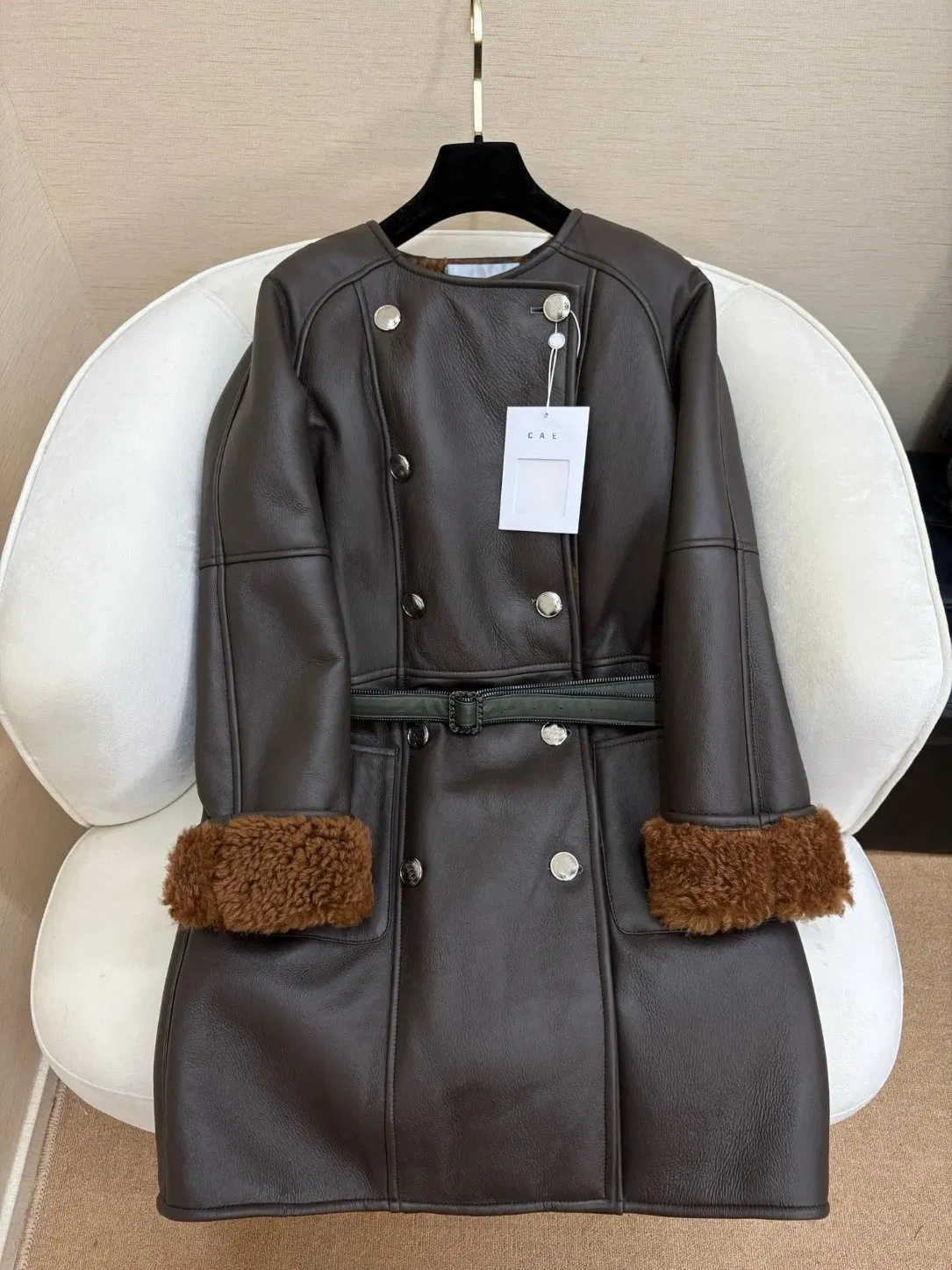 High-End Fashion, Top Luxury 1: 1 Replica Women's Brand Long Fur and Leather Integrated, Trendy Natural Spliced Fur