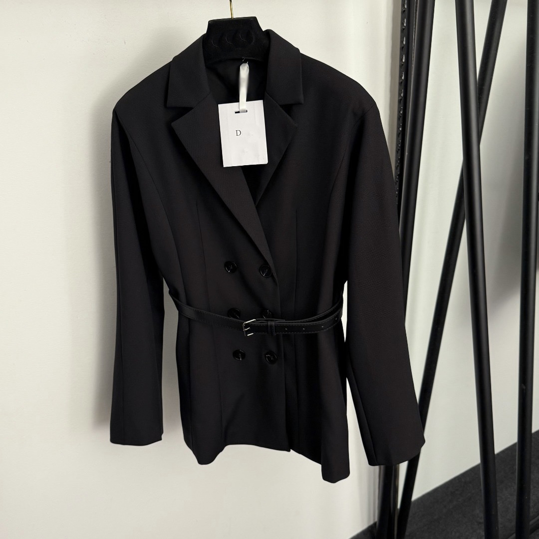 Dio* 's New Double-breasted Cinched-waist Lapel Long-sleeved Business Suit Jacket for Woman with Single Button Closure and Belt