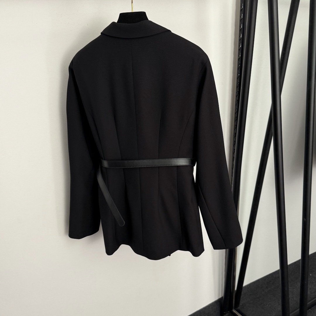 Dio* 's New Double-breasted Cinched-waist Lapel Long-sleeved Business Suit Jacket for Woman with Single Button Closure and Belt