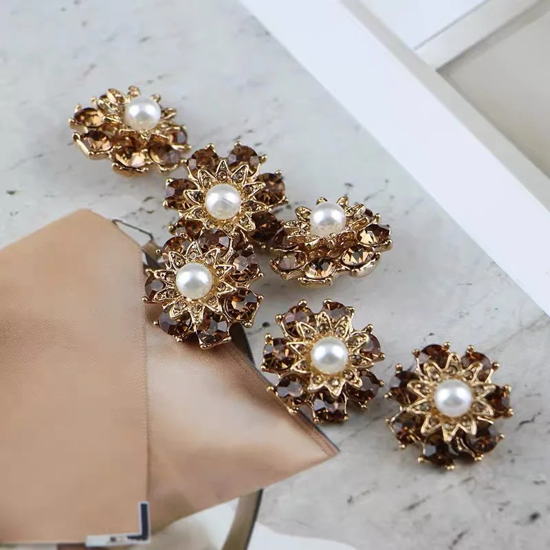 Rhinestone Alloy Pearl Exquisite Flower Sewing Handwork Clothes Accessories Fashion Metal Buttons For Clothing