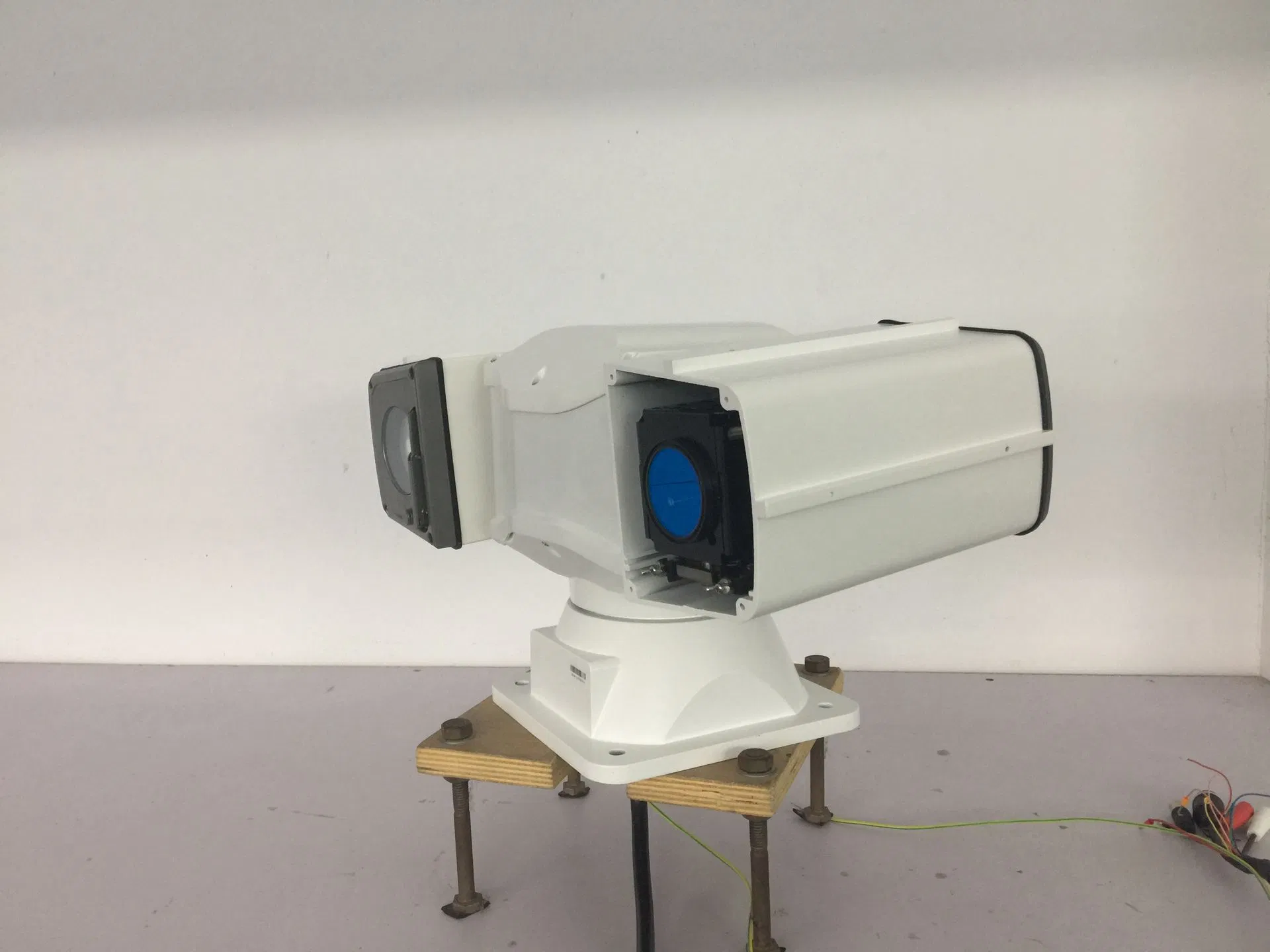 55X Zoom 2.0MP HD Network Vehicle Laser PTZ CCTV Camera