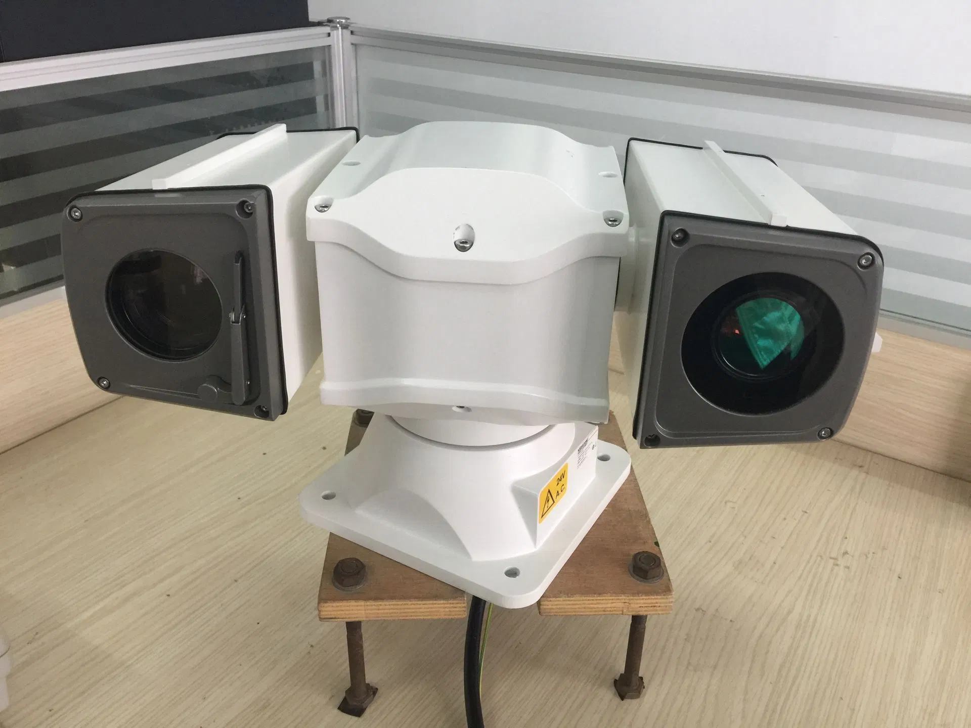 55X Zoom 2.0MP HD Network Vehicle Laser PTZ CCTV Camera