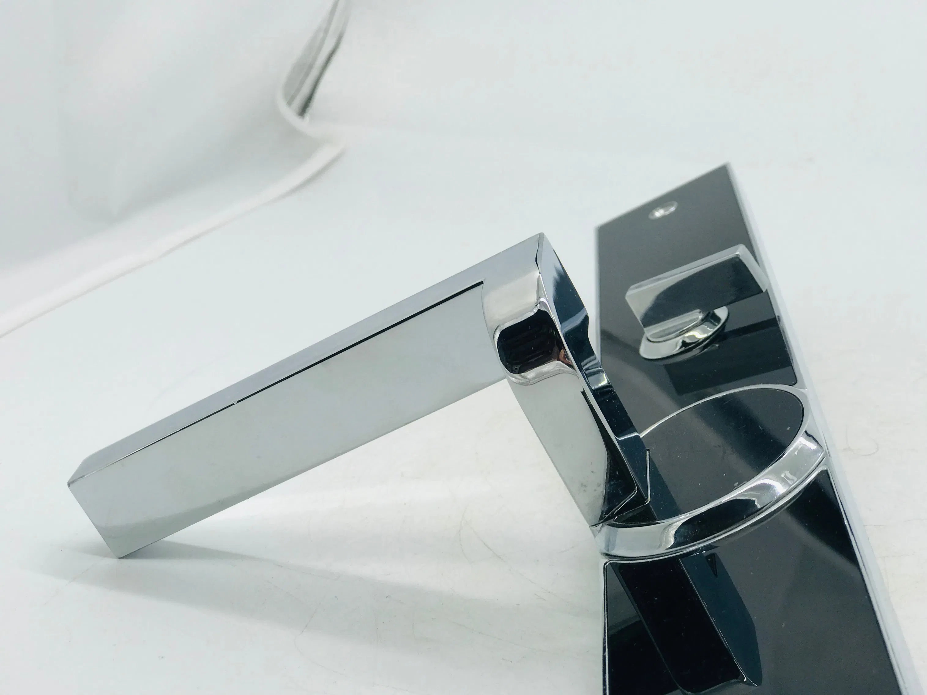 Design New Fashion Durable WiFi Blurthhon Hotel Card Lock System with Sdk and APP