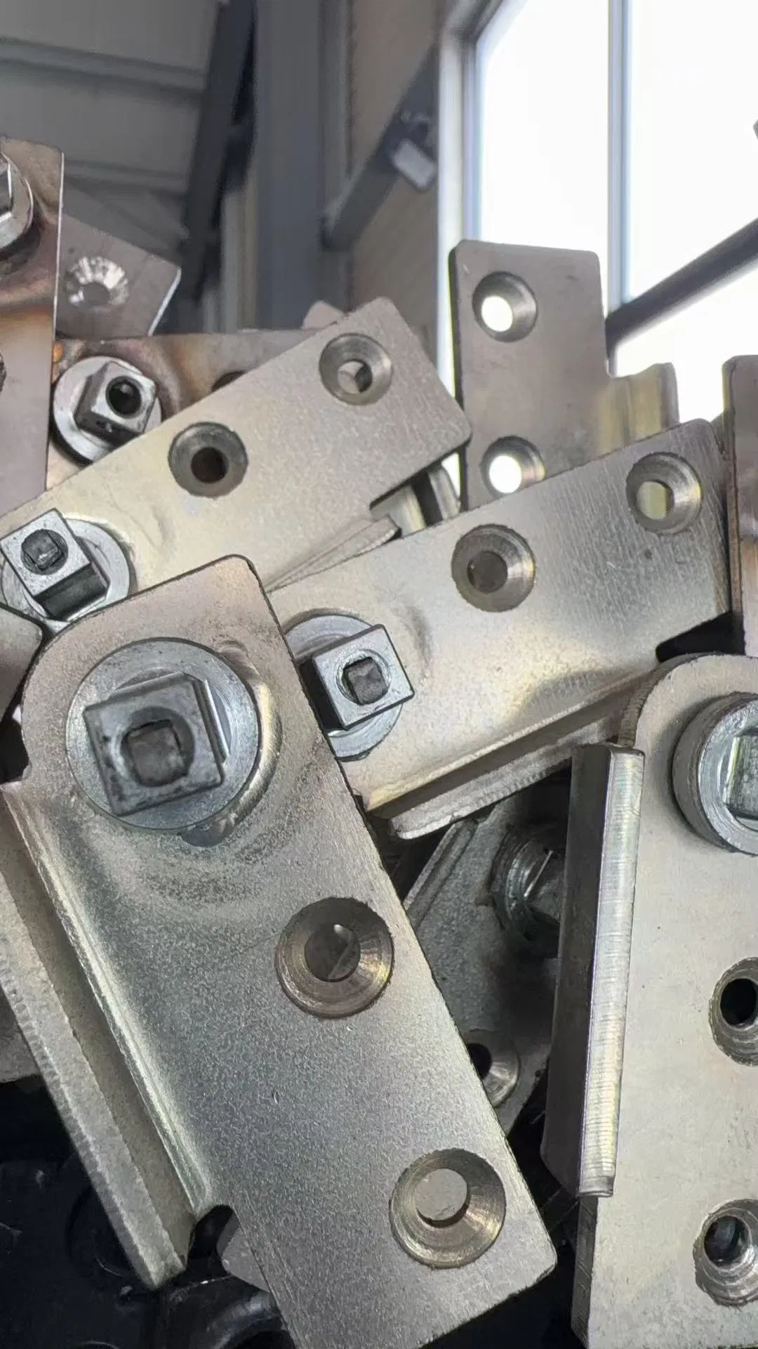 High-Standard Surface-Mounted Door Closer for Wooden Doors