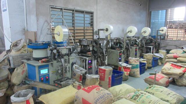 Architectural door hinges for metal and wooden doors