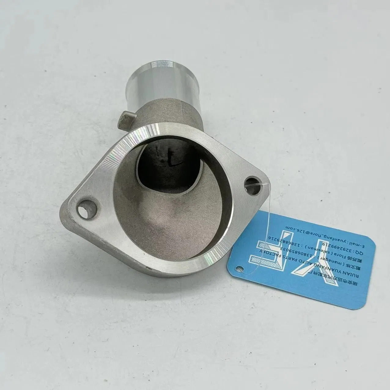 Car Part Engine Thermostat Coolant Flange Housing - 16321-37010 16323-37020 16321-0t030 for Toyota Corolla Parts Cooling System Automobile Part Auto Body Part