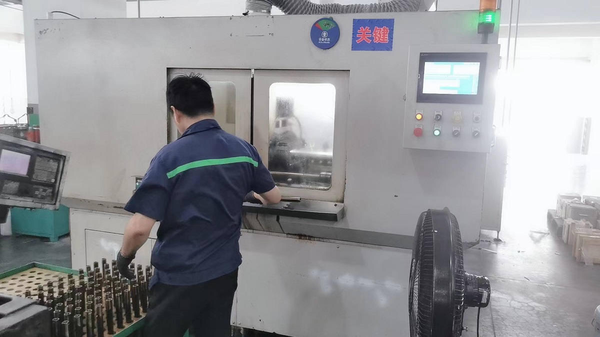 High-precision Grinding Machine for automotive component surface finishing