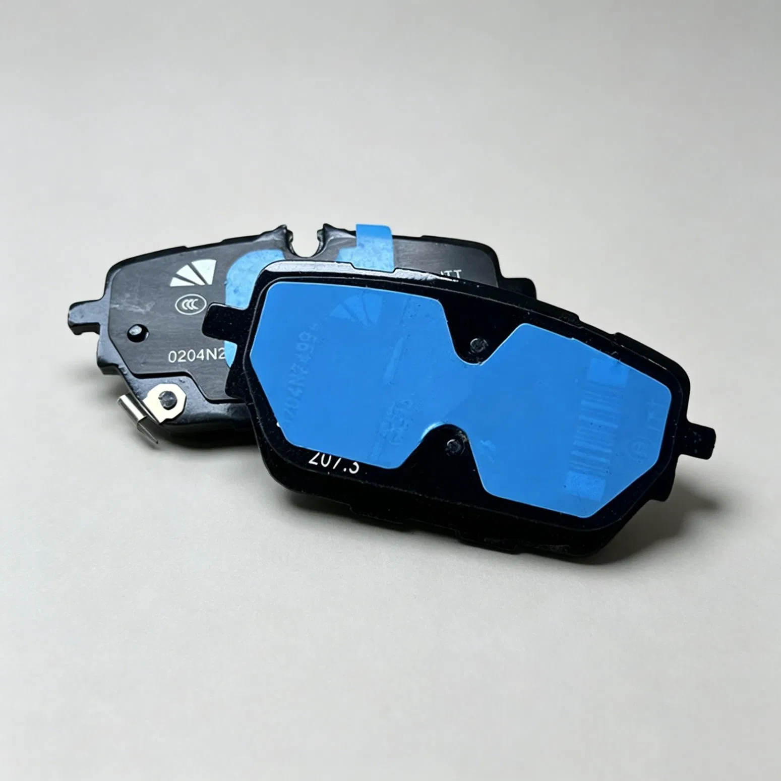 Reliable Premium Auto Parts Automobile Brake Parts Ceramic Rear Brake Pads Custom Mount Fit for Li Auto L7 L8 L9 2022-2026 X01-90000282