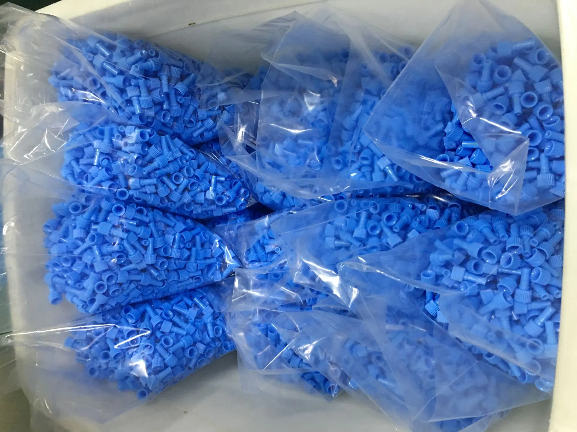 Ly Banco De Sangre Blue Disposable Blood Segment Device