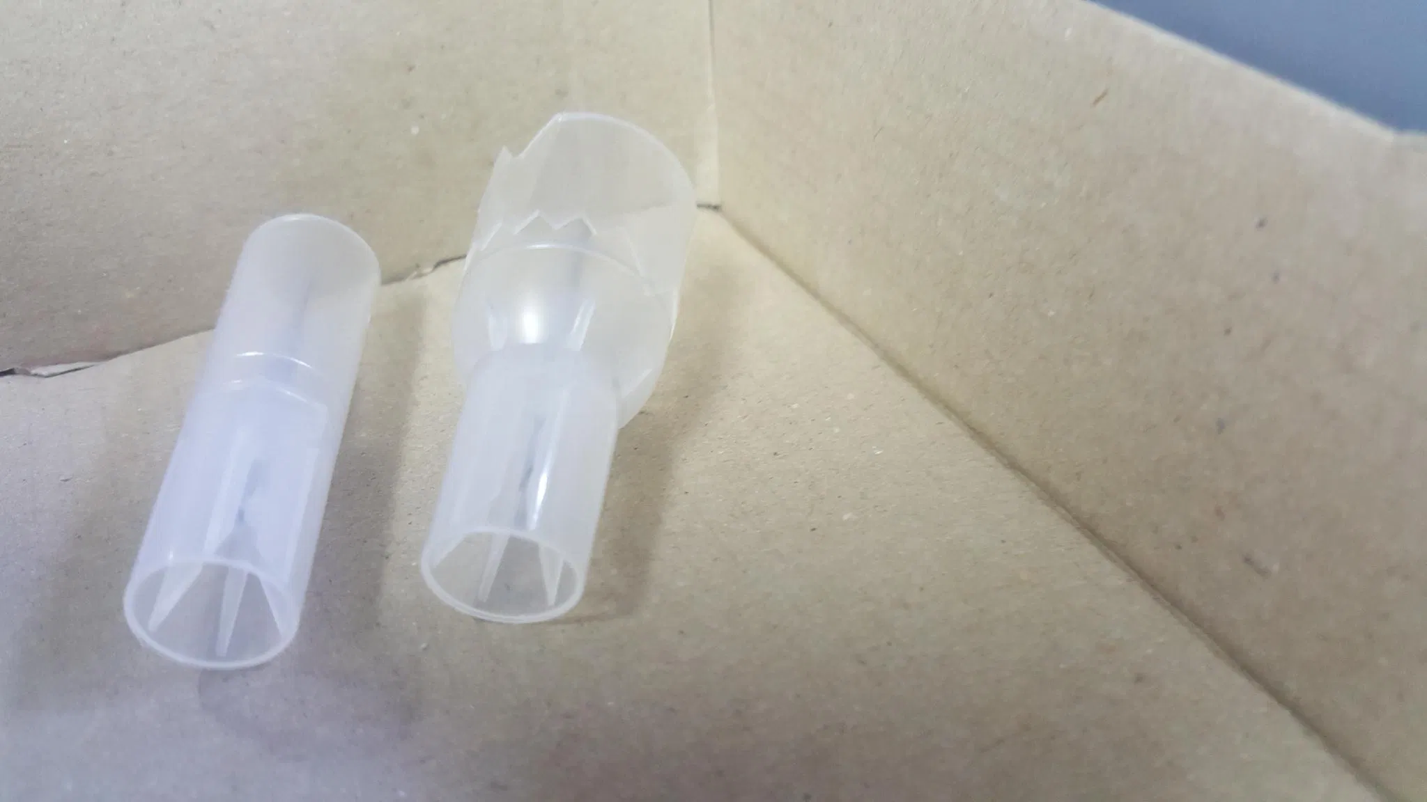 Ly Plastic Disposable Blood Segment Piercing Device