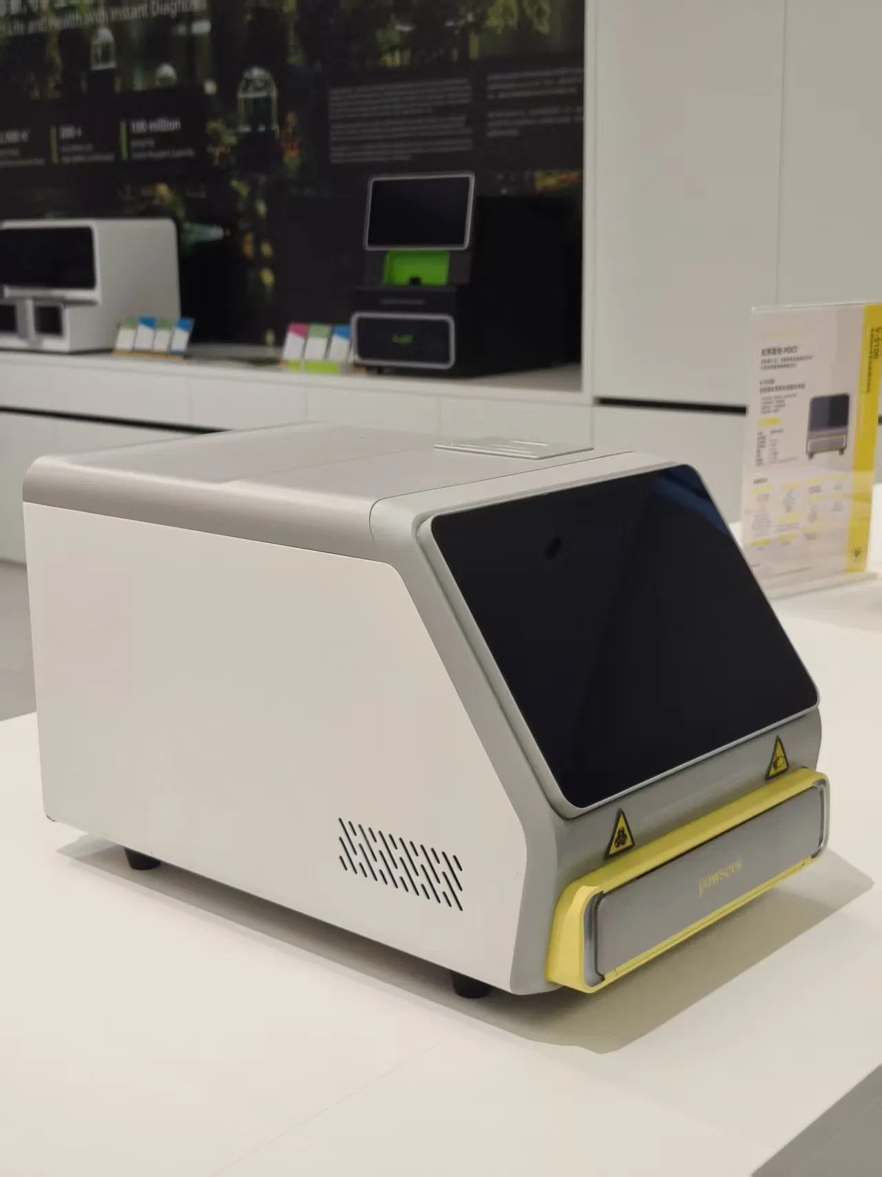 Advanced Immunoassay Testing Device for Rapid Chemiluminescence Analysis