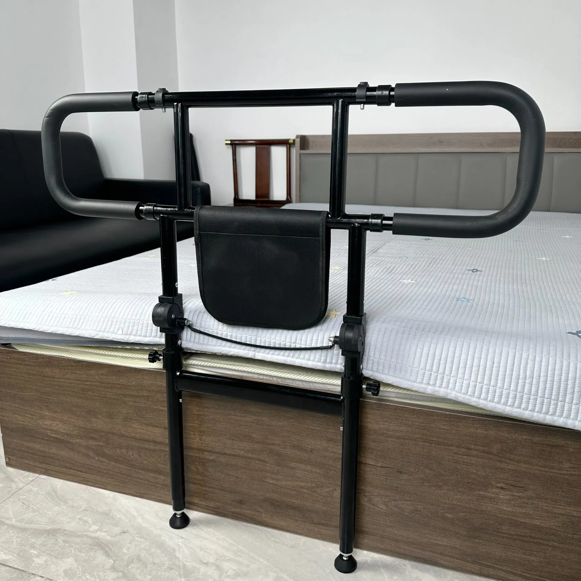 Modern Design Elderly Bedside Handrail Safety Guardrail Bed Edge Support Frame Anti-Fall Bed Guard Rail Care Product