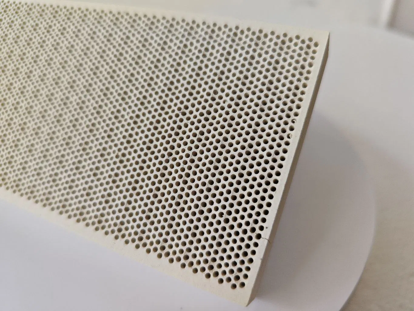 Premium Cordierite Ceramic Plate for Versatile Cooking and Baking Burner