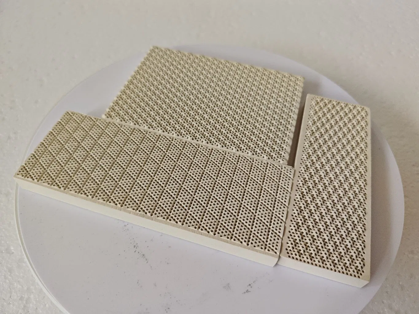 Premium Cordierite Ceramic Plate for Versatile Cooking and Baking Burner