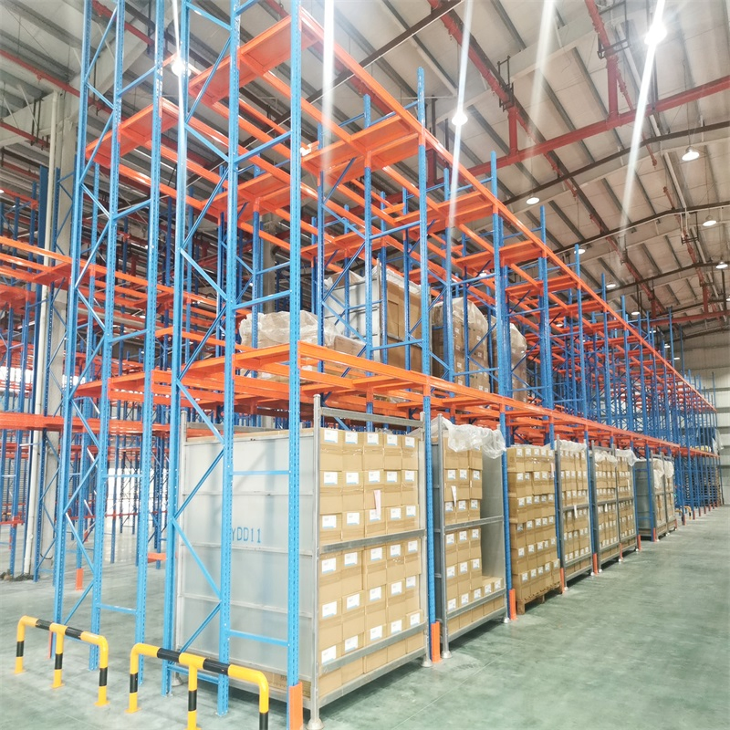 Selective Metal Shelving System for Efficient Warehouse Organization