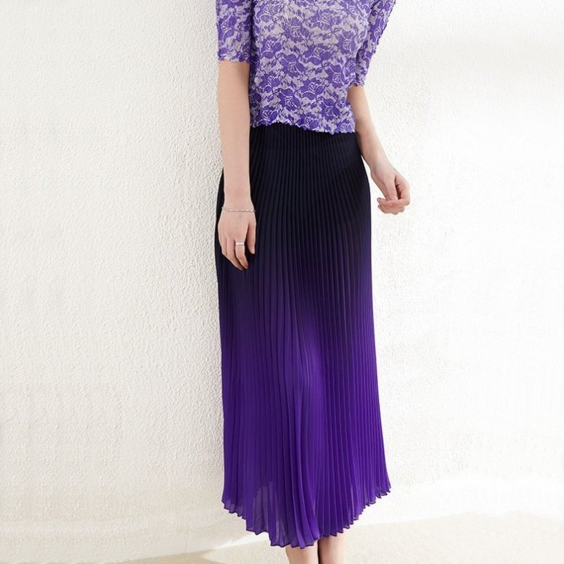 Factory Customized Pleated High Waist Skirt Light Drape Gradient Pleated Skirt for Women Spring and Summer
