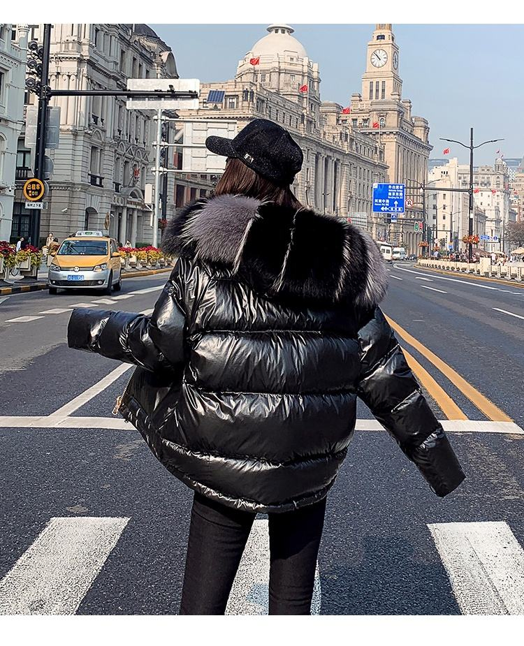 Wholesale Winter Custom Women Fur Hooded Bomber Jacket Zipper Down Jacket Fox Fur Women's Down Coats Outwear