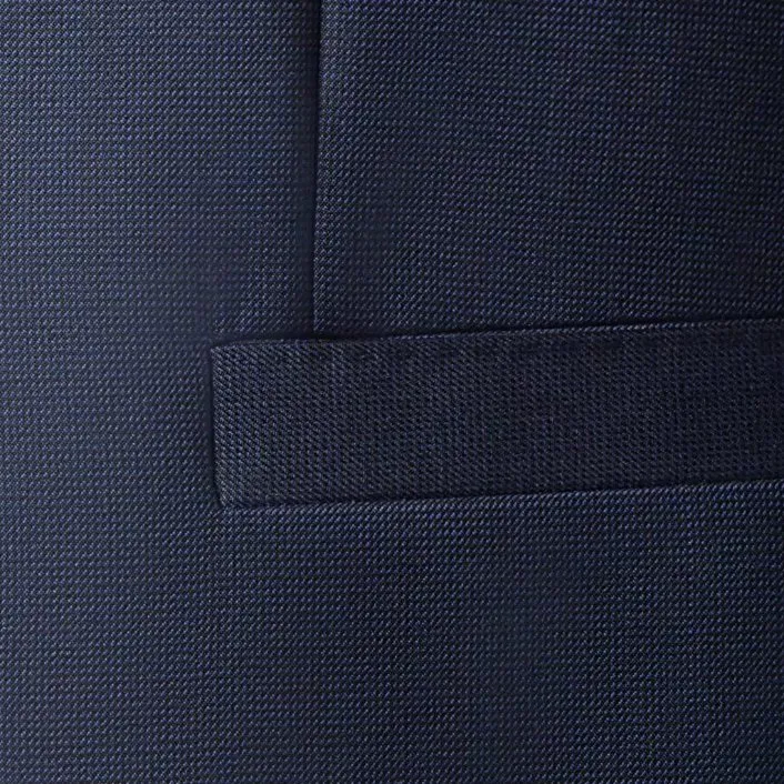 Suit Detail 5